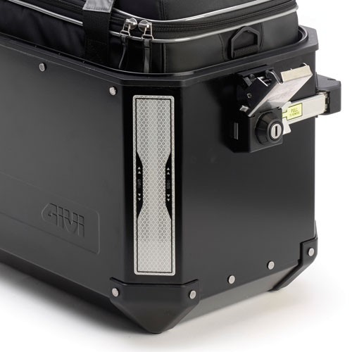 Adesivi Rifrangenti GIVI E145 Coppia per Valigie Trekker in Alluminio