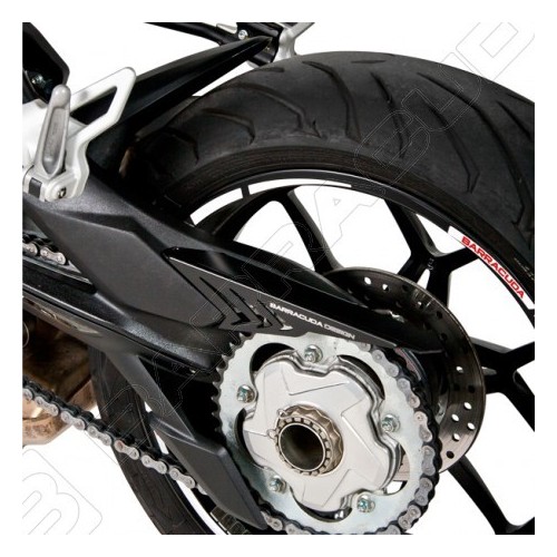 BARRACUDA Copricatena nero in alluminio per MV AGUSTA BRUTALE 675 / 800 - STRADALE 800