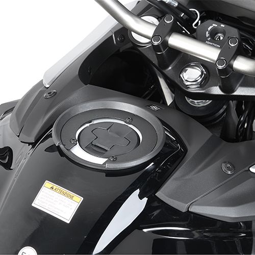 Flangia GIVI BF01 Tanklock per Serbatoio Moto Suzuki