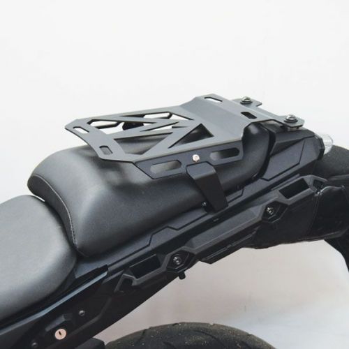 ISOTTA Portapacchi per la sella del passeggero in alluminio per Yamaha Tracer 900 2015 / 2017