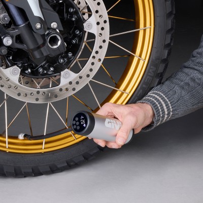 Mini Compressore GIVI S502 Portatile Batteria con Torcia 5200mAh
