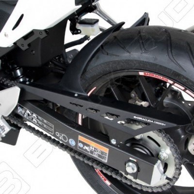 BARRACUDA PARAFANGO POSTERIORE NERO OPACO per HONDA CB 500 X 2014 / 2018 - CB 500 F 2013 / 2017 - CBR 500 R 2014 / 2021