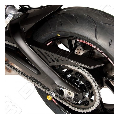 BARRACUDA copricatena nero in alluminio per YAMAHA MT-09 2014 / 2016 - TRACER 900 / GT 2015 / 2020
