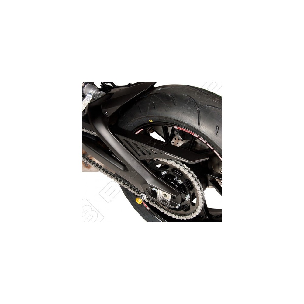BARRACUDA copricatena nero in alluminio per YAMAHA MT-09 2014 / 2016 - TRACER 900 / GT 2015 / 2020