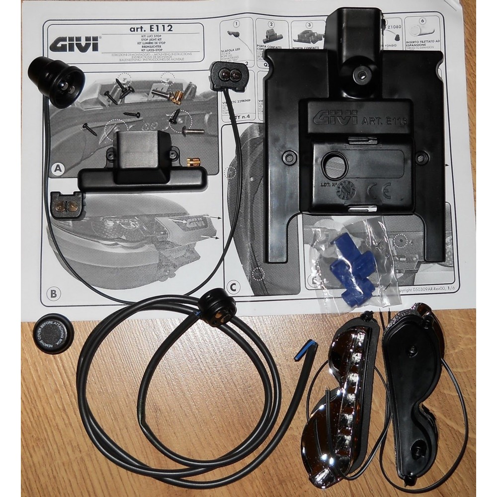 GIVI E112 KIT LUCI STOP A LED PER BAULE VALIGIA POSTERIORE GIVI E55 MAXIA 3 - E55 MAXIA 3 TECH